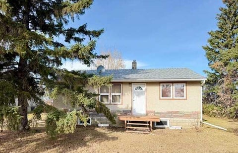 Photo of 308 3 Street N, Marwayne, AB T0B 2X0 (MLS # A2353911)