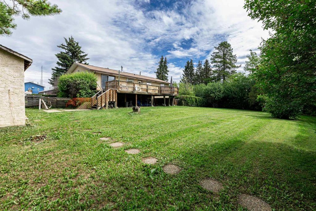 Photo of 5021 48 Avenue, Rimbey, AB T0C 2J0 (MLS # A2265687)