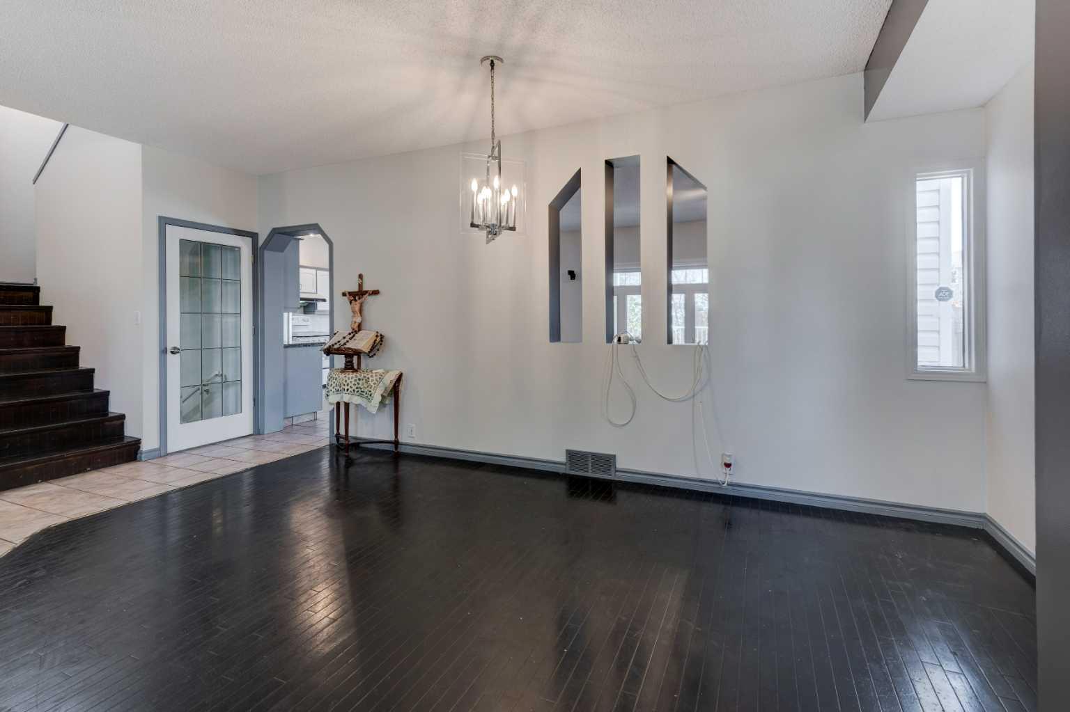 414 MT CORNWALL Circle SE