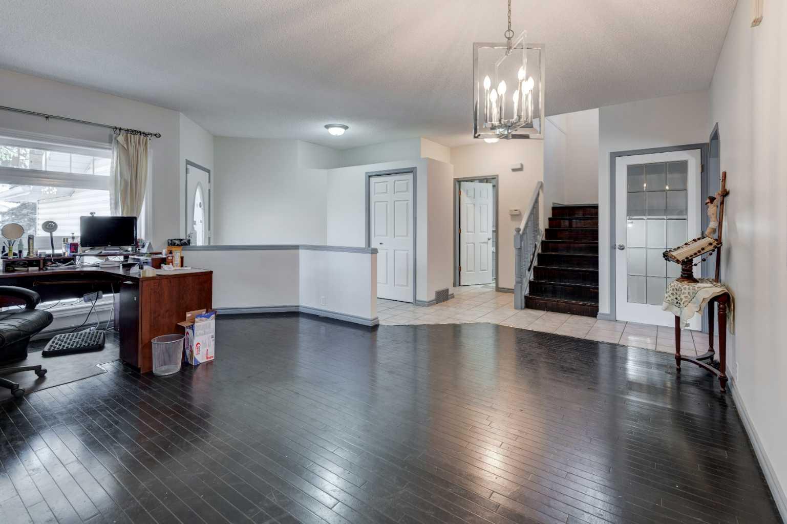 414 MT CORNWALL Circle SE