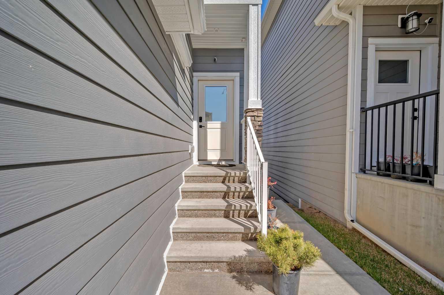252 Walcrest View SE