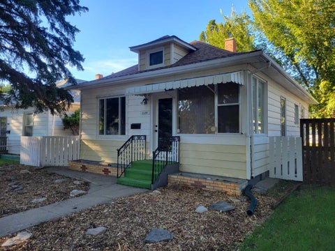 Photo of 1124 Balmoral Street SE, Medicine Hat, AB T1A 0X6 (MLS # A2345900)