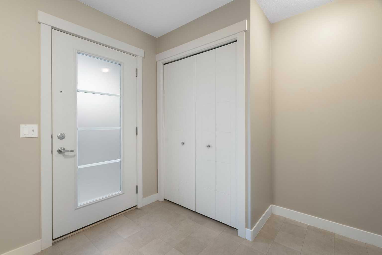 428 Redstone View NE