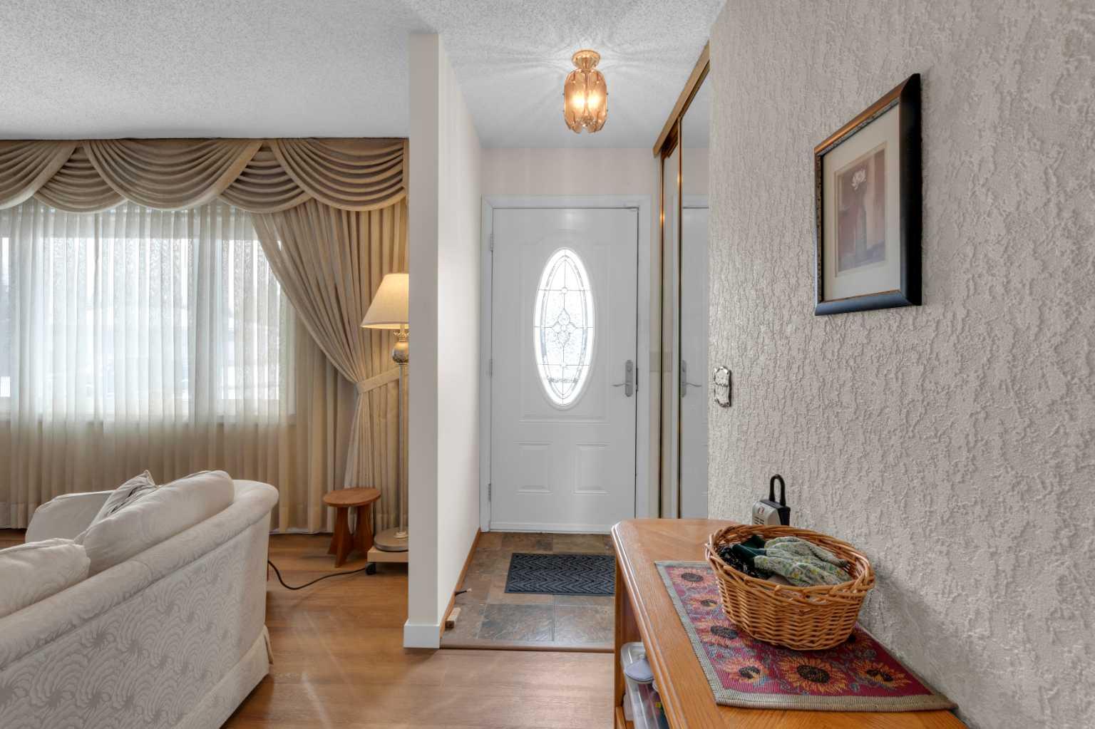 6004 Maddock Drive NE