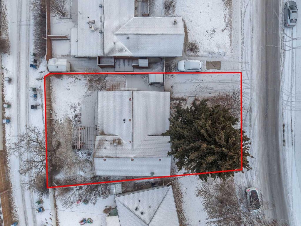 Photo of 8416 7 Street SW, Calgary, AB T2V 1G7 (MLS # A2286360)