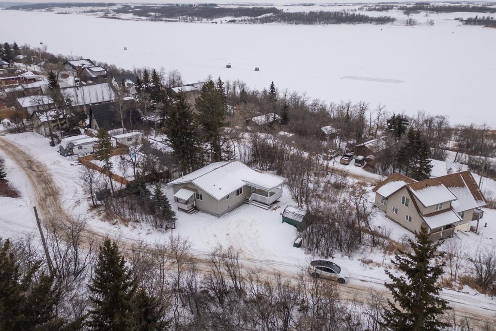 Photo of 213 Red Wing Crescent, Tillicum Beach, AB T4V 3M9 (MLS # A2293425)