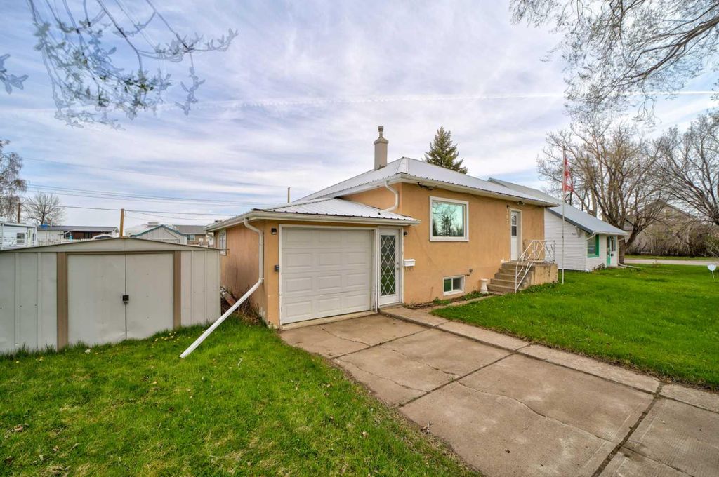 Photo of 307 Grey Street, Granum, AB T0L 1A0 (MLS # A2309489)