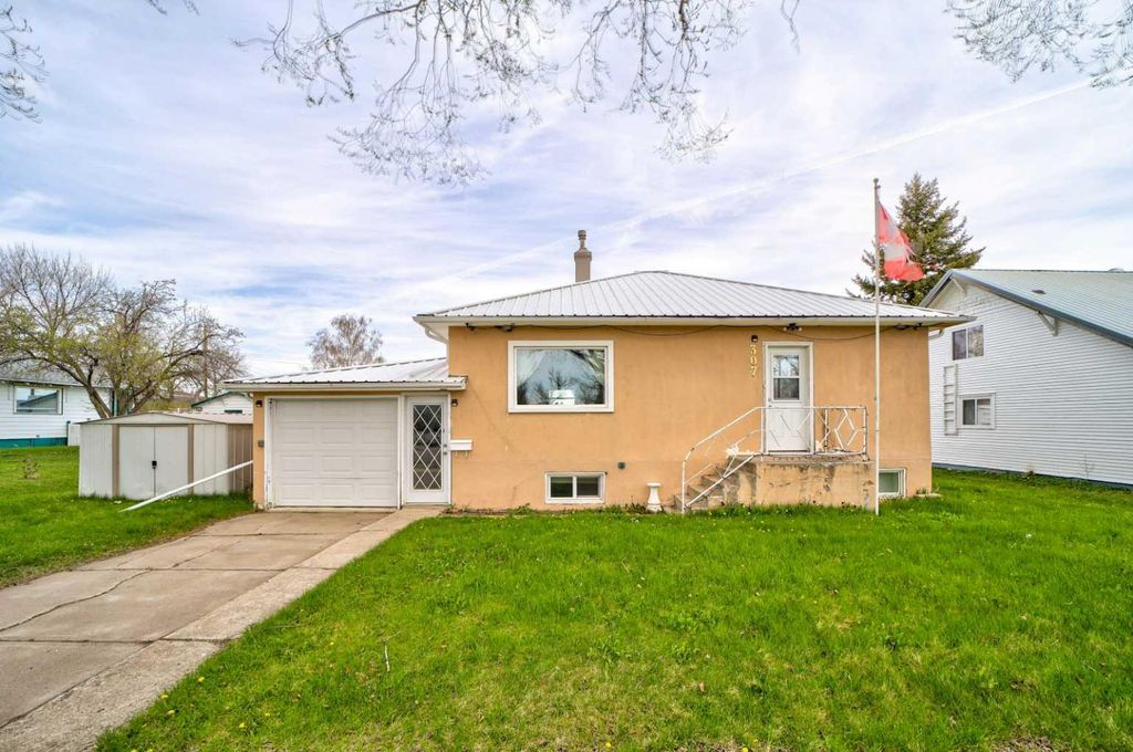 Photo of 307 Grey Street, Granum, AB T0L 1A0 (MLS # A2309489)