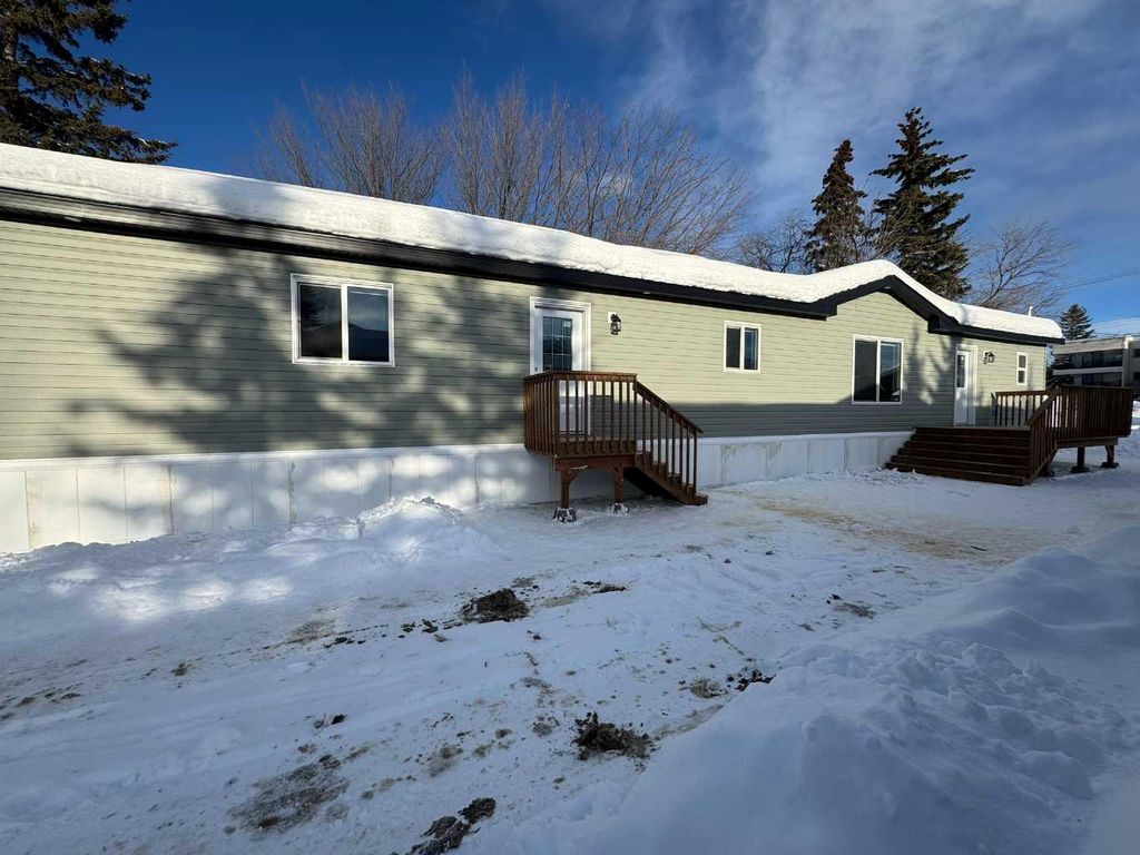 Photo of 816 5th Avenue, Beaverlodge, AB T0H 0C0 (MLS # A2291419)