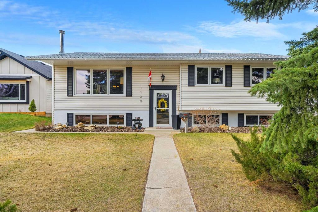 Photo of 1120 Lake Wapta Place SE, Calgary, AB T2J 2P5 (MLS # A2304347)