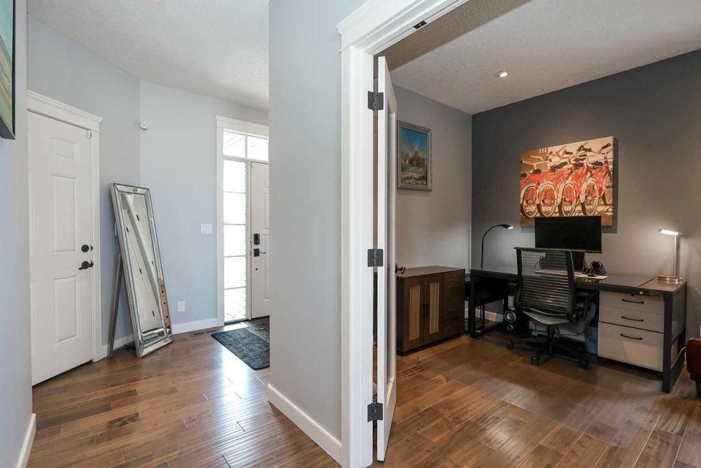 Photo of 146 Sutherland Close, Red Deer, AB T4R 0L5 (MLS # A2312669)