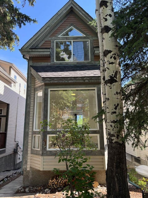 Photo of 952 Wilson Way, Canmore, AB T1W 2Z4 (MLS # A2331144)