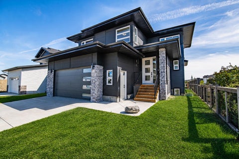 Photo of 33 Thatcher Avenue, Red Deer, AB T4P 0Y5 (MLS # A2342114)