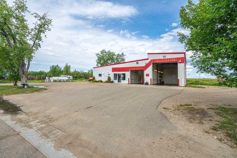 20 Railway Avenue S Marwayne AB T0B 2X0