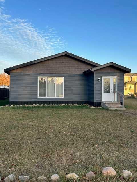 Photo of 4417 Luken Avenue, Hardisty, AB T0B 1V0 (MLS # A2346942)