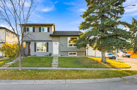 Photo of 3602 Cedarille Drive SW, Calgary, AB T2W 5B2 (MLS # A2351113)