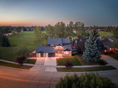 Photo of 44 Canterbury Drive SW, Calgary, AB T2W 3S8 (MLS # A2340312)