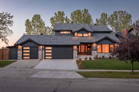 Photo of 44 Canterbury Drive SW, Calgary, AB T2W 3S8 (MLS # A2340312)