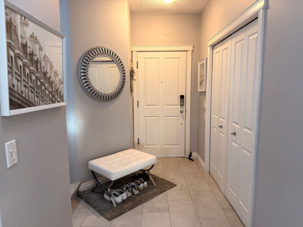 Photo of 2411 Erlton Road SW #301, Calgary, AB T2S 3B9 (MLS # A2351495)