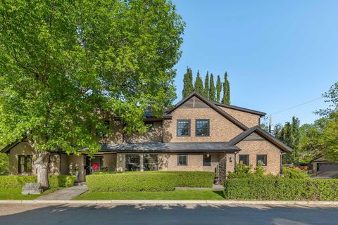 239 37 Avenue SW Calgary AB T2S 0V1