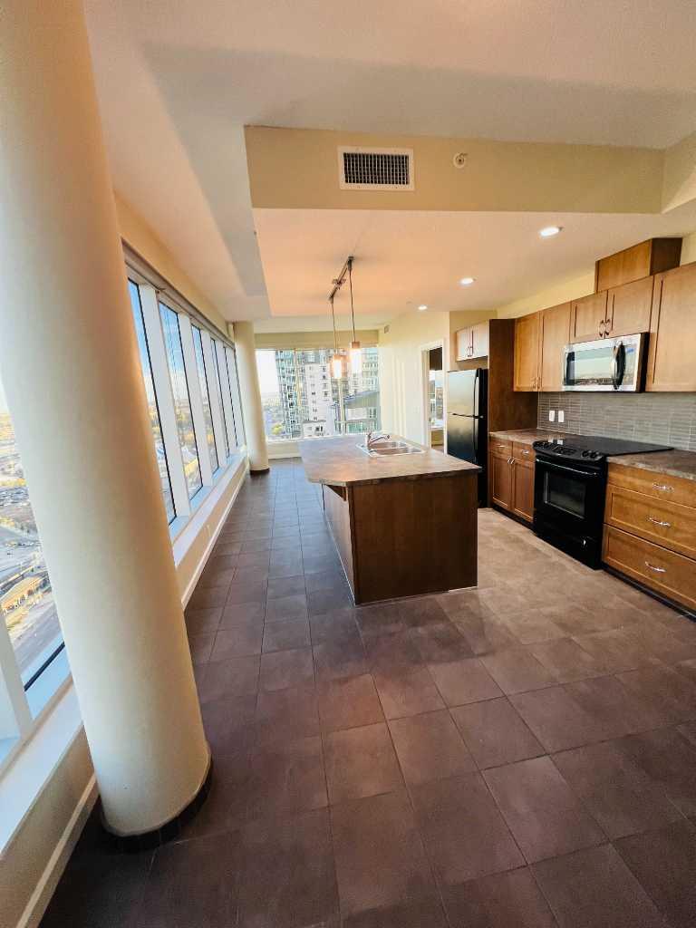 211 13 Avenue SE 2607