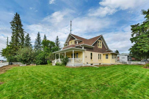 Photo of 5301 50 Street, Bentley, AB T0C 0J0 (MLS # A2345558)