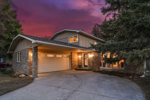Photo of 107 Pump Hill Place SW, Calgary, AB T2V 4C6 (MLS # A2305329)