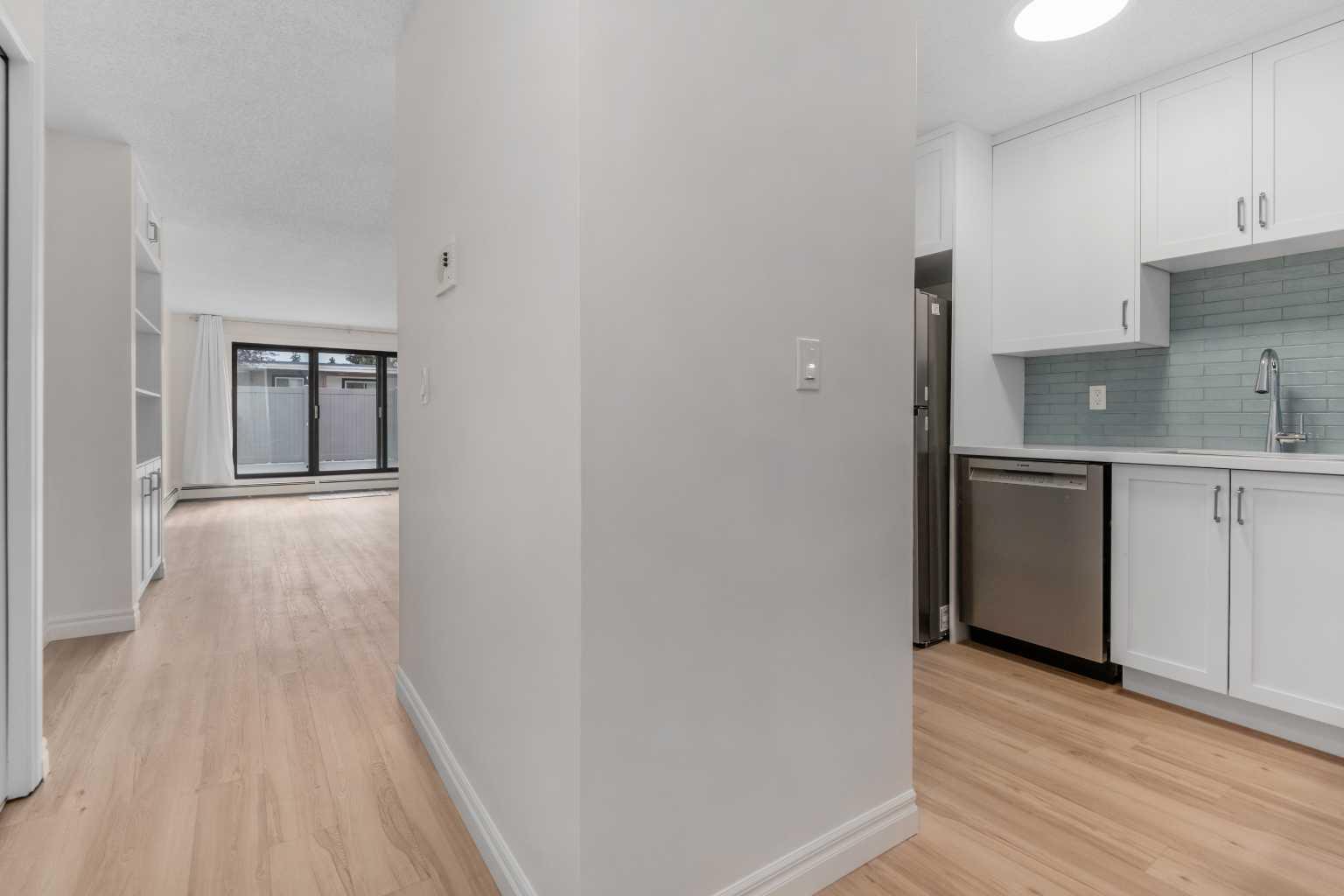 611 67 Avenue SW 202