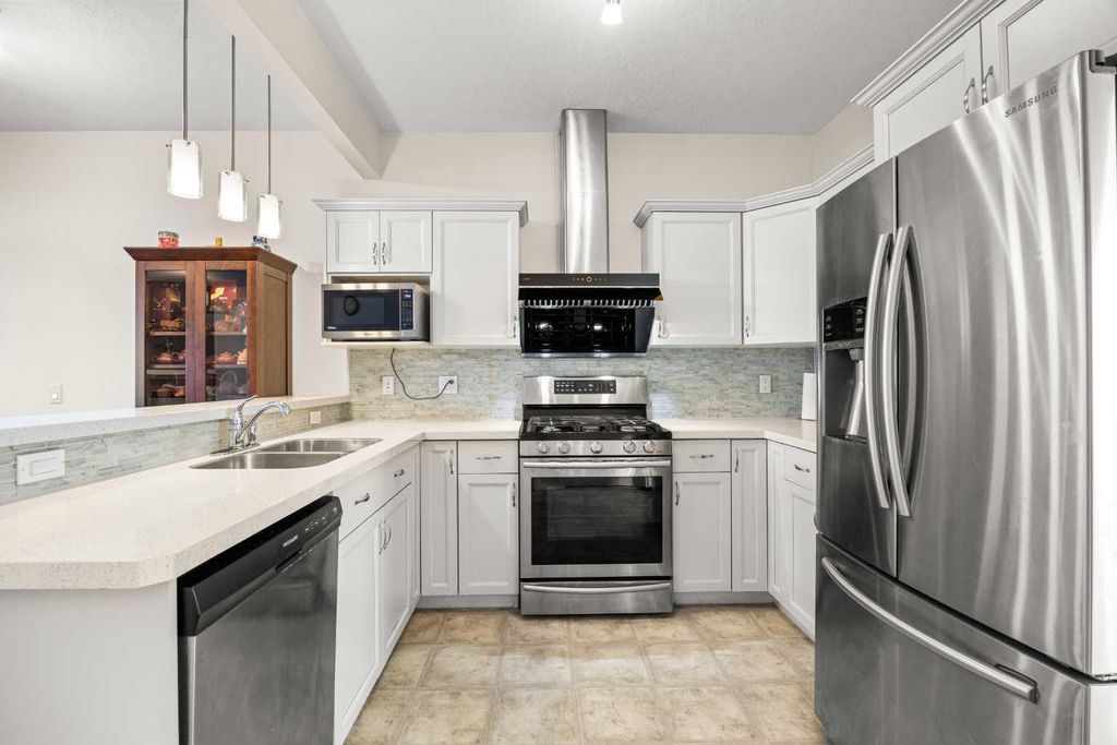 Photo of 156 Royal Manor NW, Calgary, AB T3G 5T6 (MLS # A2286407)