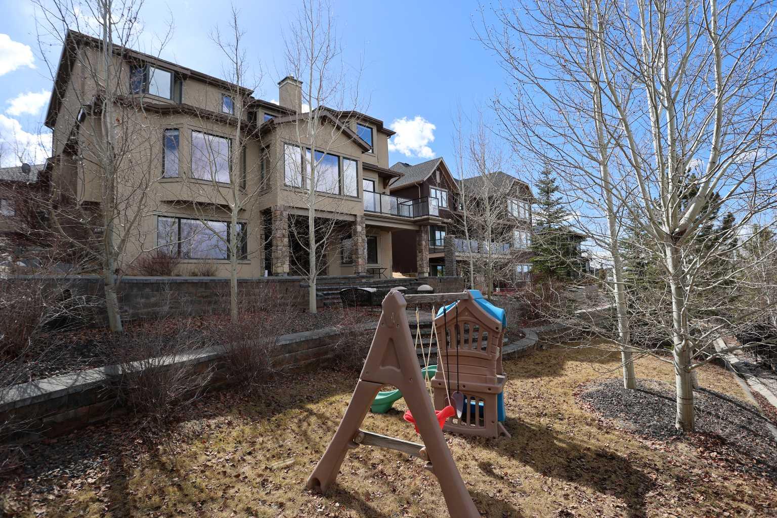 81 Crestridge View SW