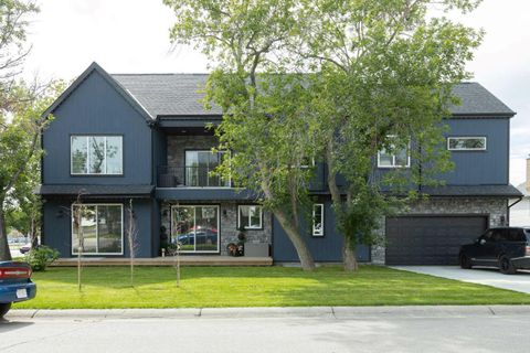 116 Centre Avenue NE Airdrie AB T4B 0B4