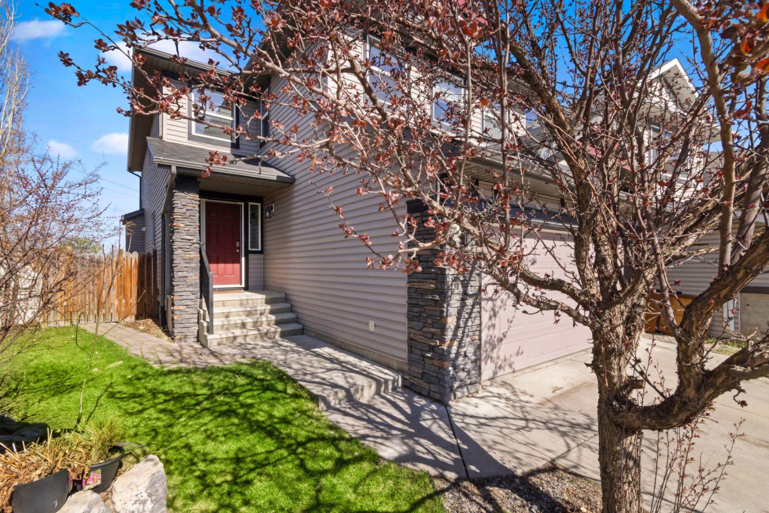 155 Chapalina Mews SE