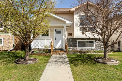 Photo of 10 Hawthorne Way, Penhold, AB T0M 1R0 (MLS # A2292117)