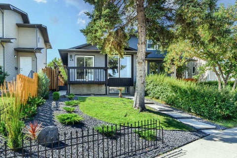 Photo of 48 Bermuda Court NW, Calgary, AB T3K 1H3 (MLS # A2340356)
