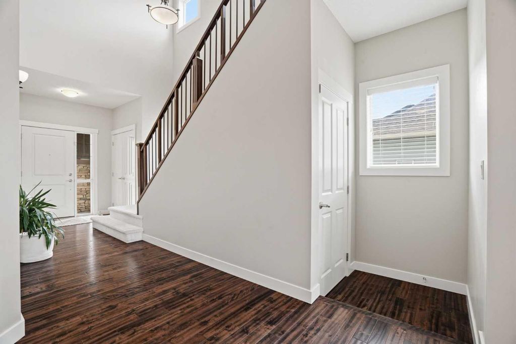 Photo of 96 Drake Landing Heights, Okotoks, AB T1S 0M8 (MLS # A2305406)