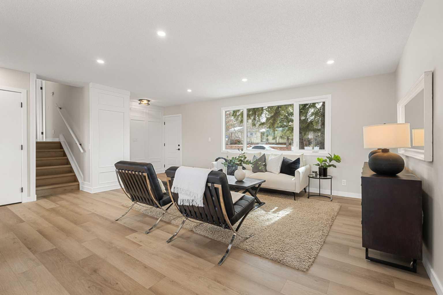 347 Queensland Drive SE