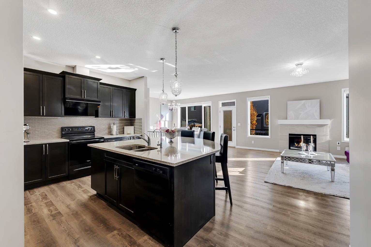 32 Carrington Manor NW