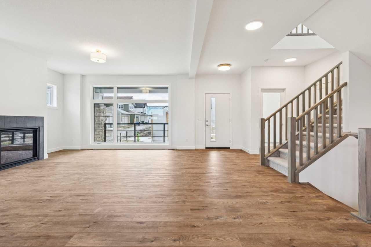 70 Treeline Gardens SW