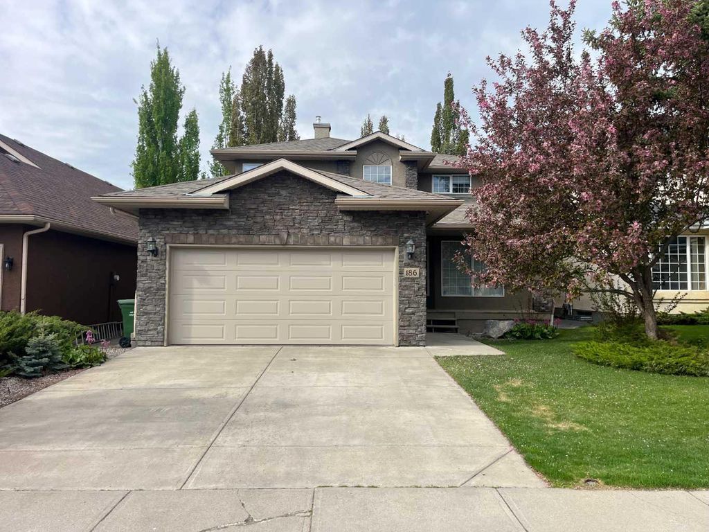 Photo of 186 Mt Assiniboine Circle SE, Calgary, AB T2Z 2N6 (MLS # A2310185)