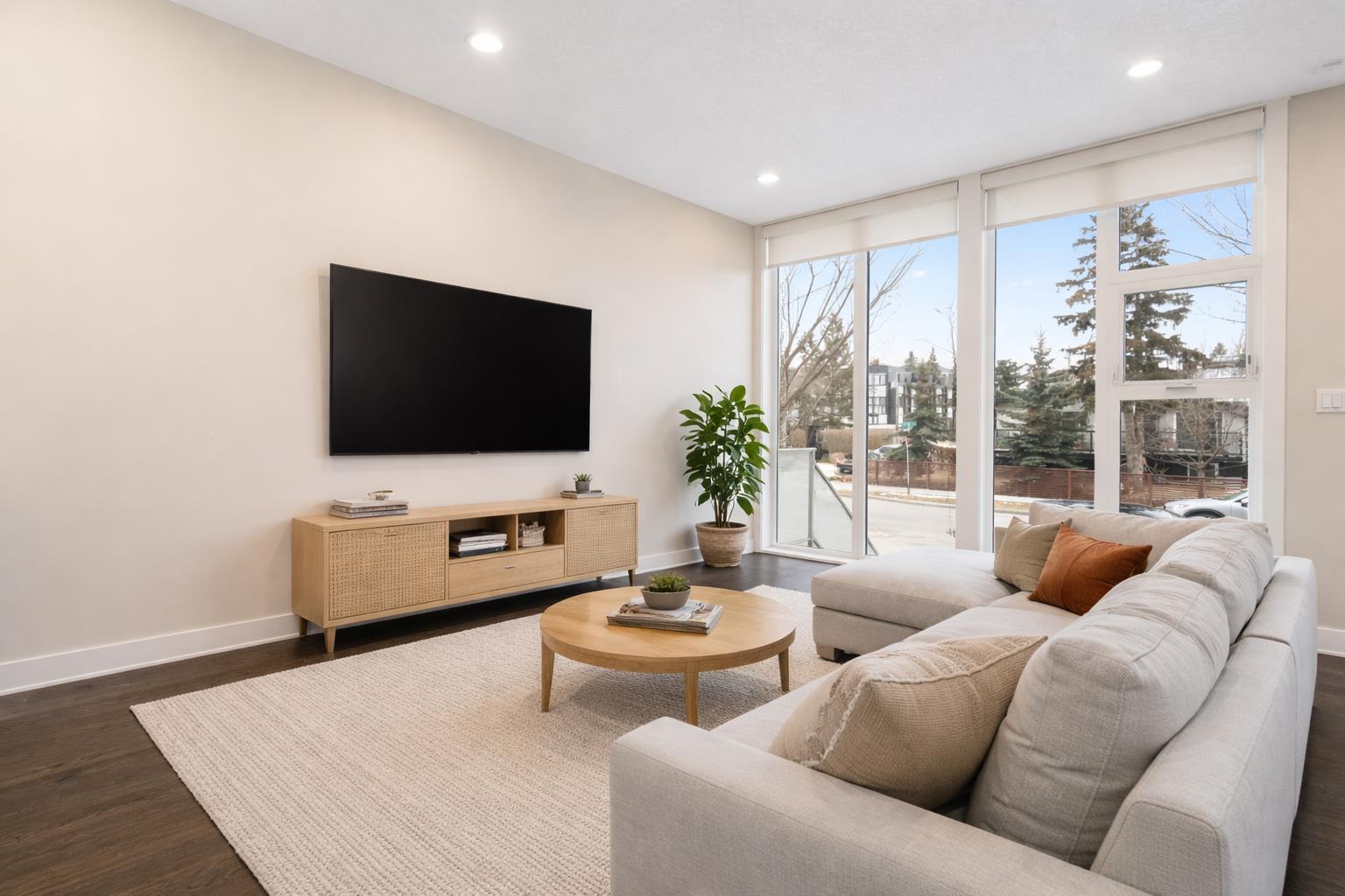 1808 27 Avenue SW 102