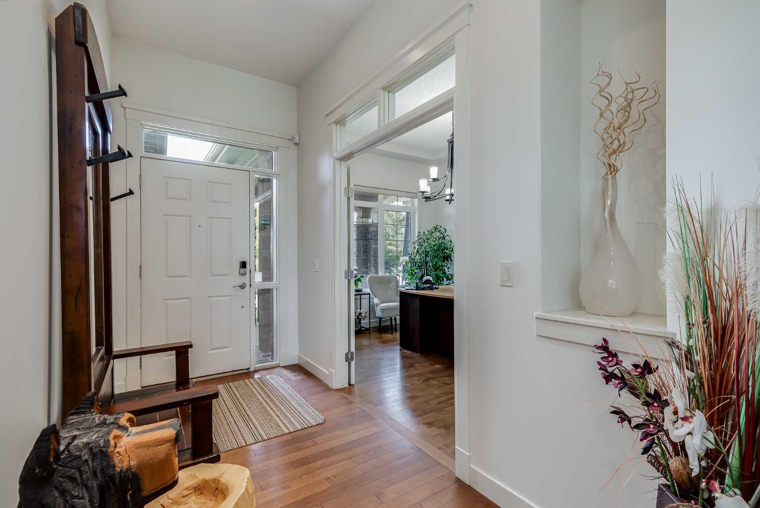 24 Elgin Estates View SE