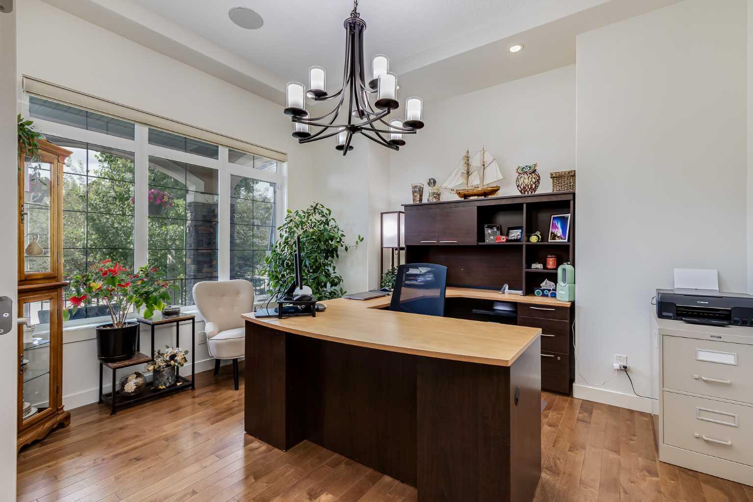24 Elgin Estates View SE