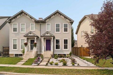 Photo of 59 Elgin Meadows Park SE, Calgary, AB T2Z 1B5 (MLS # A2331673)