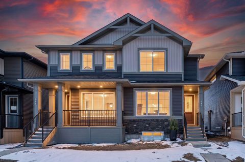 Photo of 648 Sora Boulevard SE, Calgary, AB T3S 0L6 (MLS # A2305743)