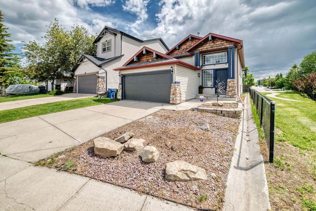 Photo of 91 Panamount Gardens NW, Calgary, AB T3K 5V5 (MLS # A2321790)