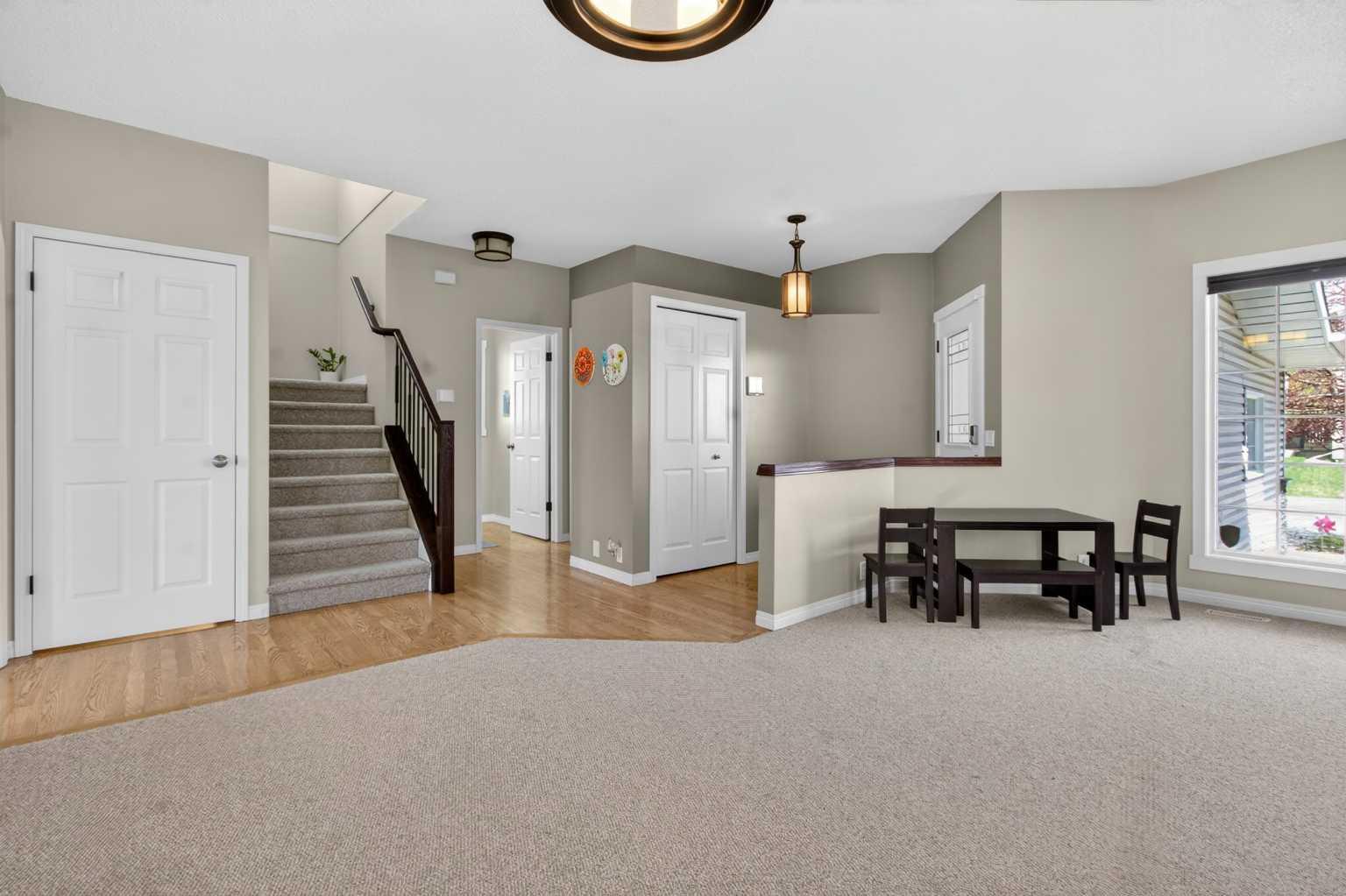 20 Riverwood Crescent SE