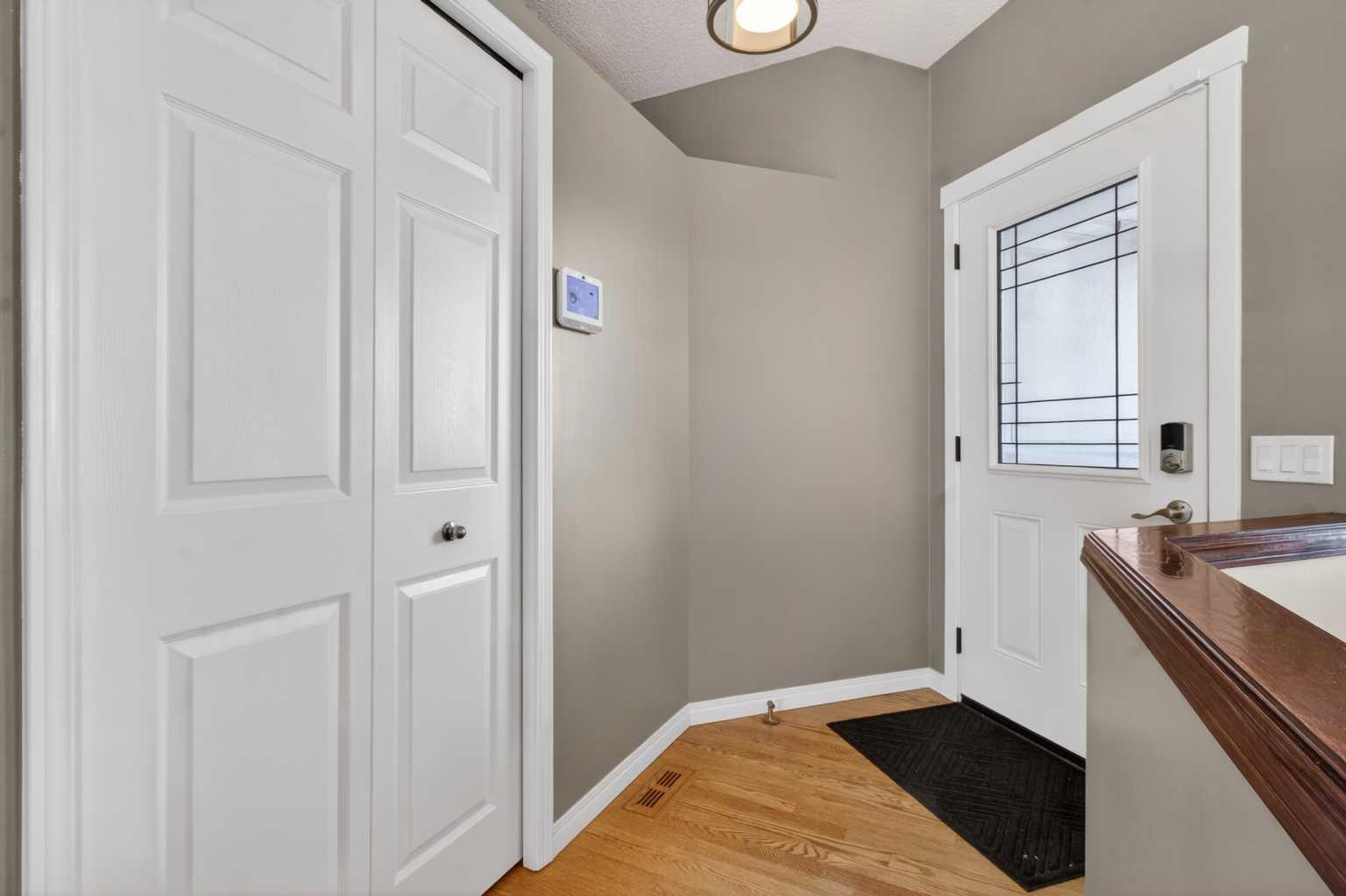 20 Riverwood Crescent SE