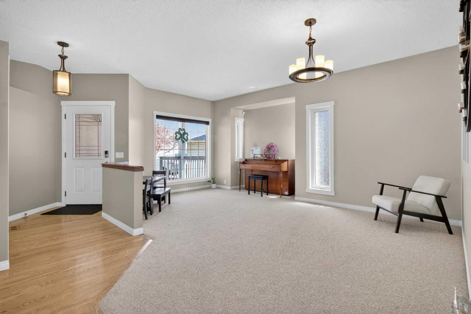 20 Riverwood Crescent SE