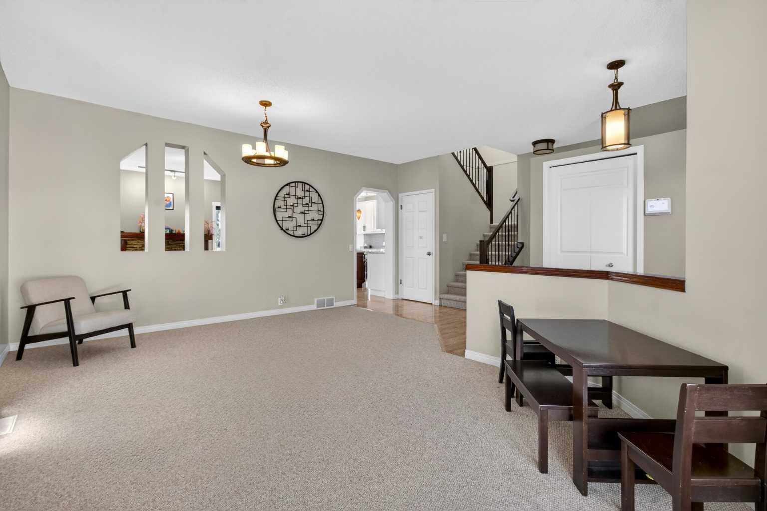20 Riverwood Crescent SE