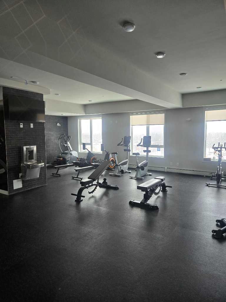 3932 University Avenue NW 627